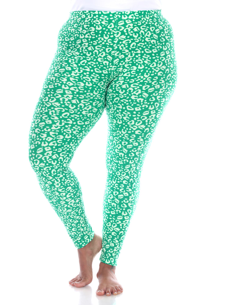 Front of a model wearing a size One Size Super Soft Leopard Printed Leggings in Green Cheetah by White Mark. | dia_product_style_image_id:257120